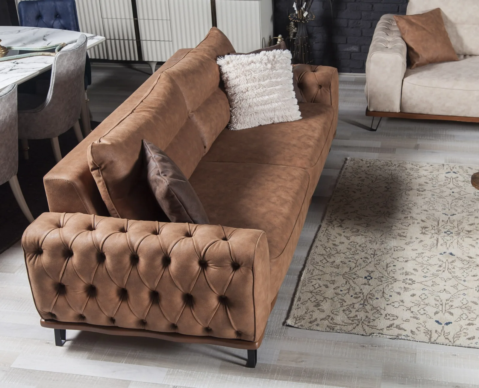 Anka Sofa - 2