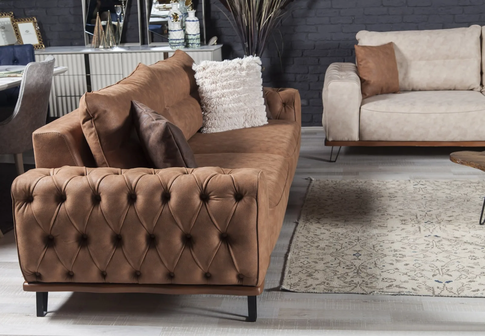 Anka Sofa - 3