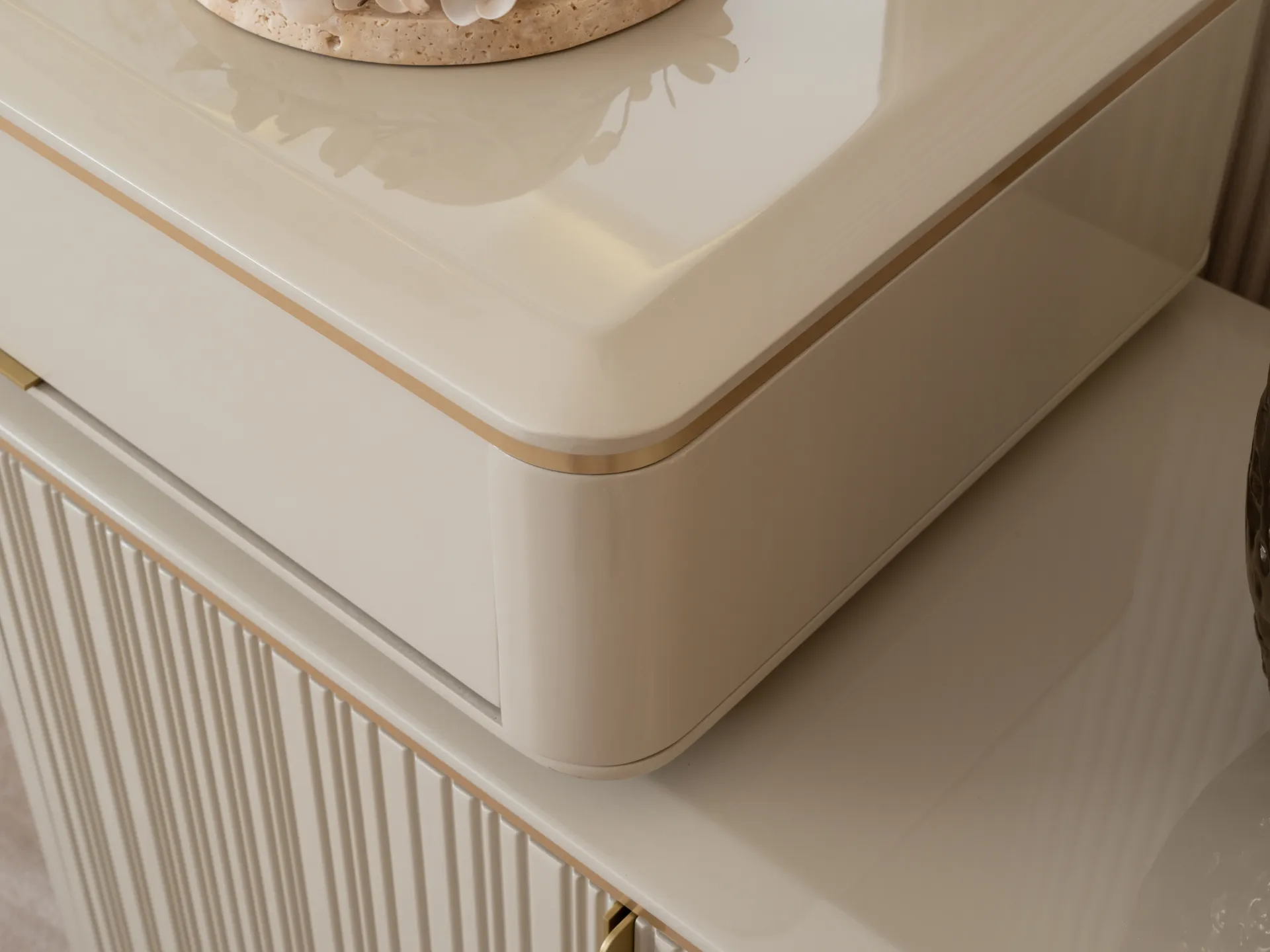 Massimo Chest of Drawers and Dressing Table