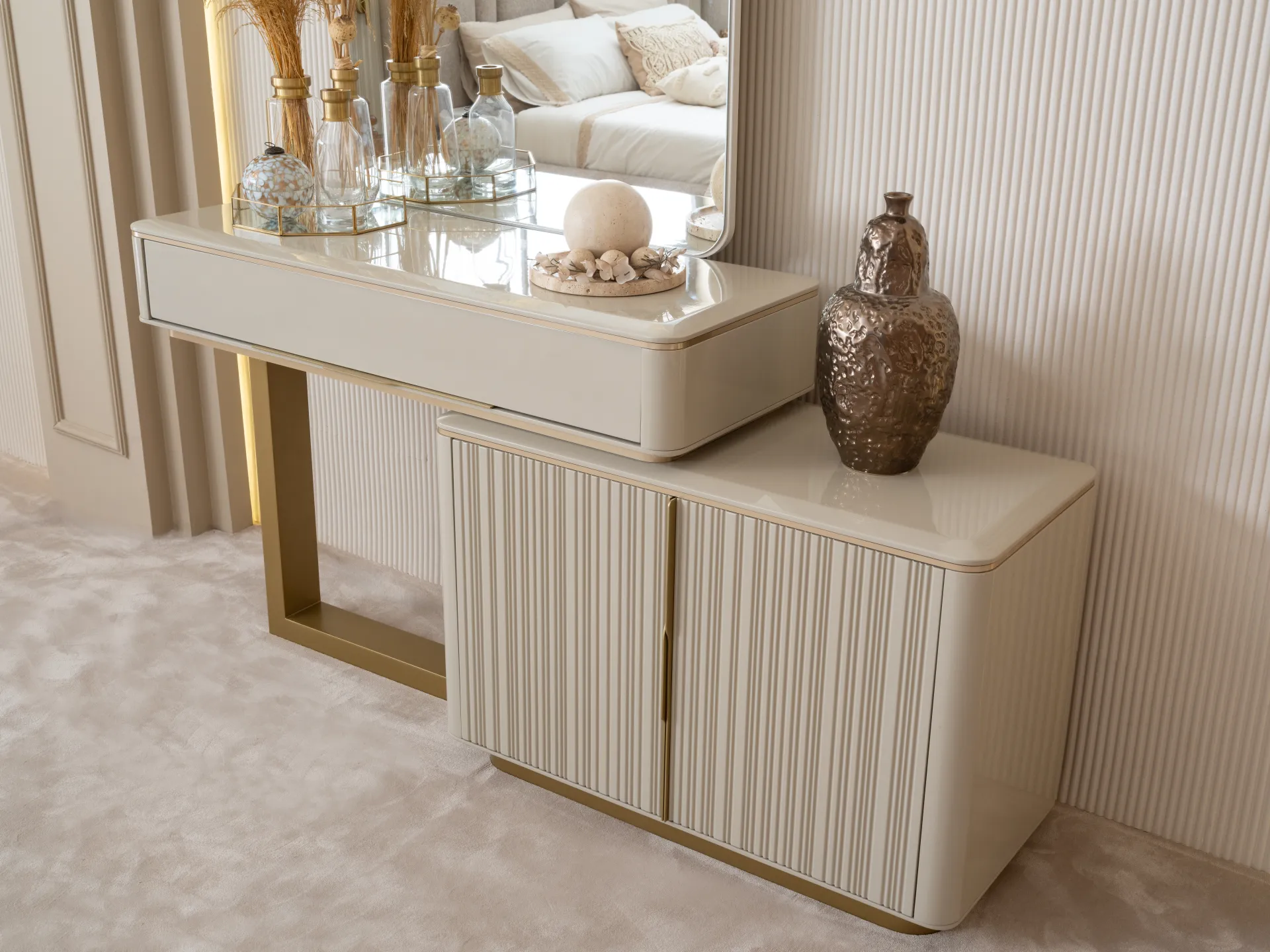 Massimo Chest of Drawers and Dressing Table