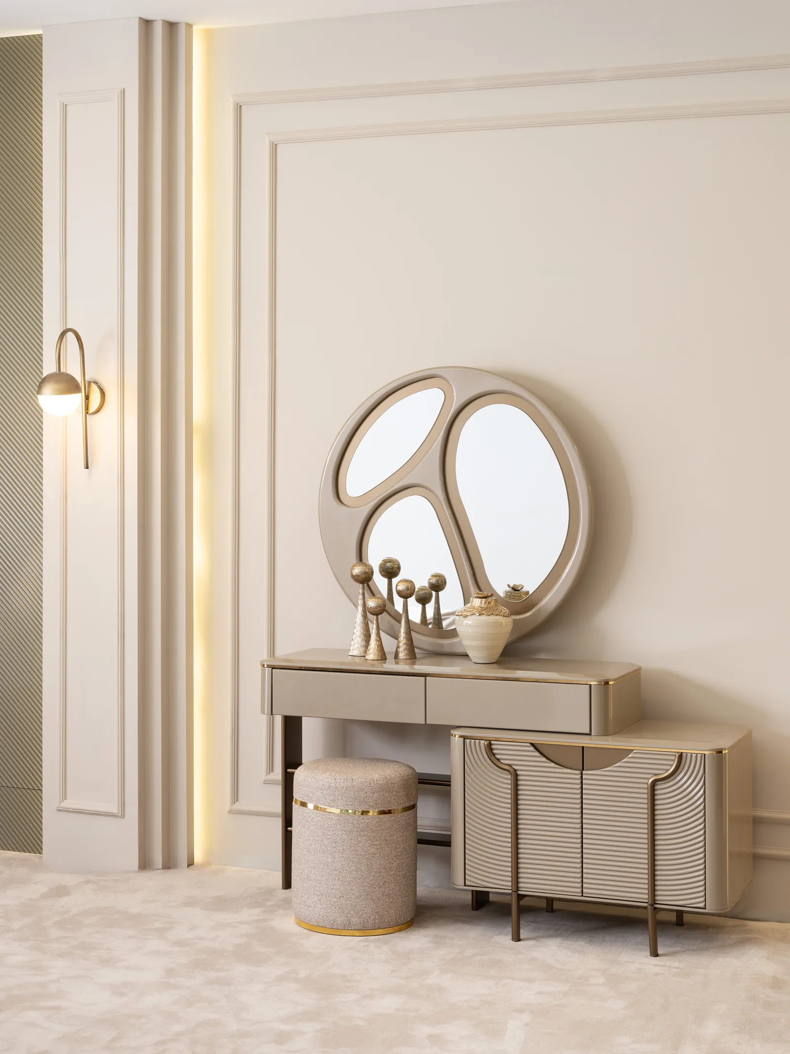 Opera Chest of Drawers and Dressing Table