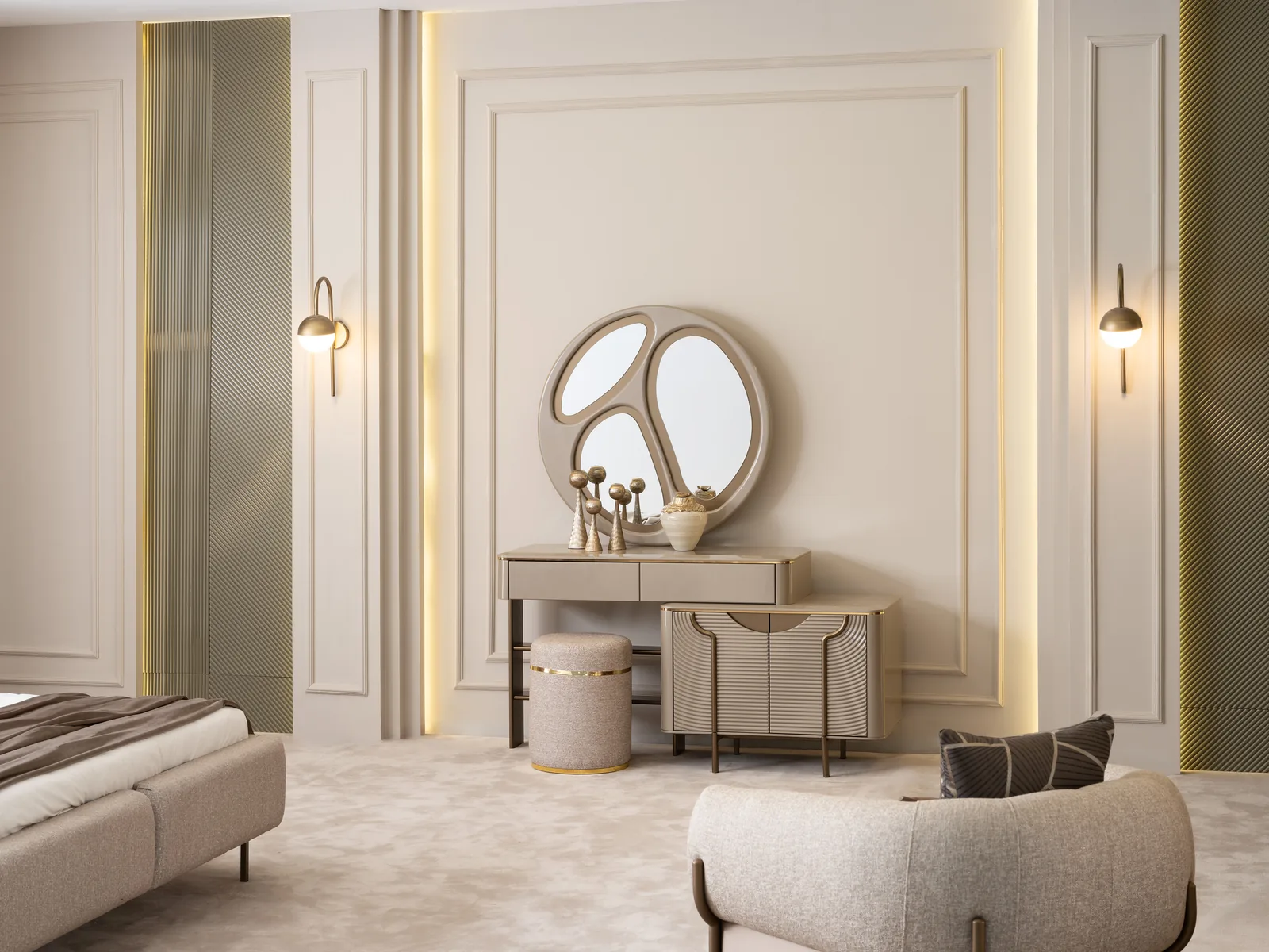 Opera Chest of Drawers and Dressing Table