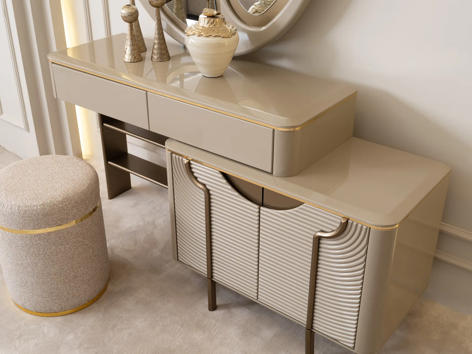 Opera Chest of Drawers and Dressing Table