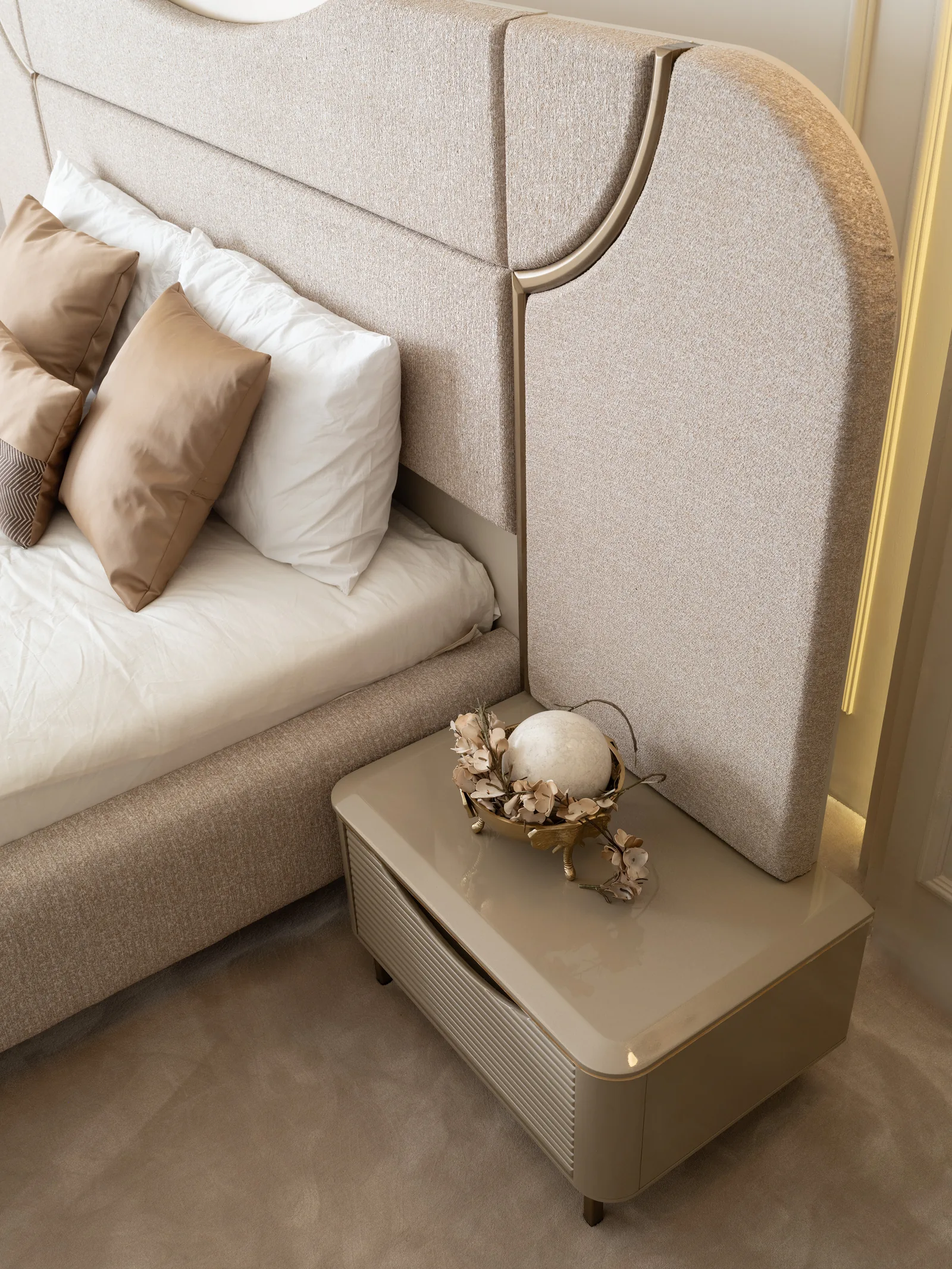 Opera Nightstand